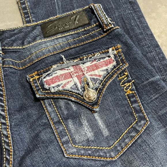 Seven7 Distressed Low Rise Bootcut Jeans! - Picture 9 of 9